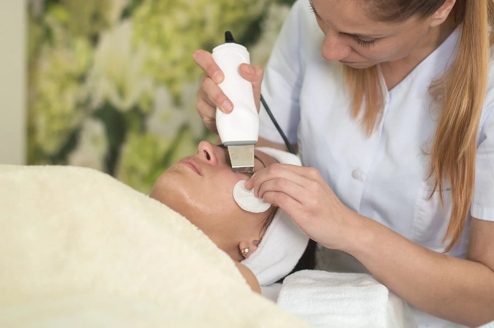 Microcurrent Skincare Treatment