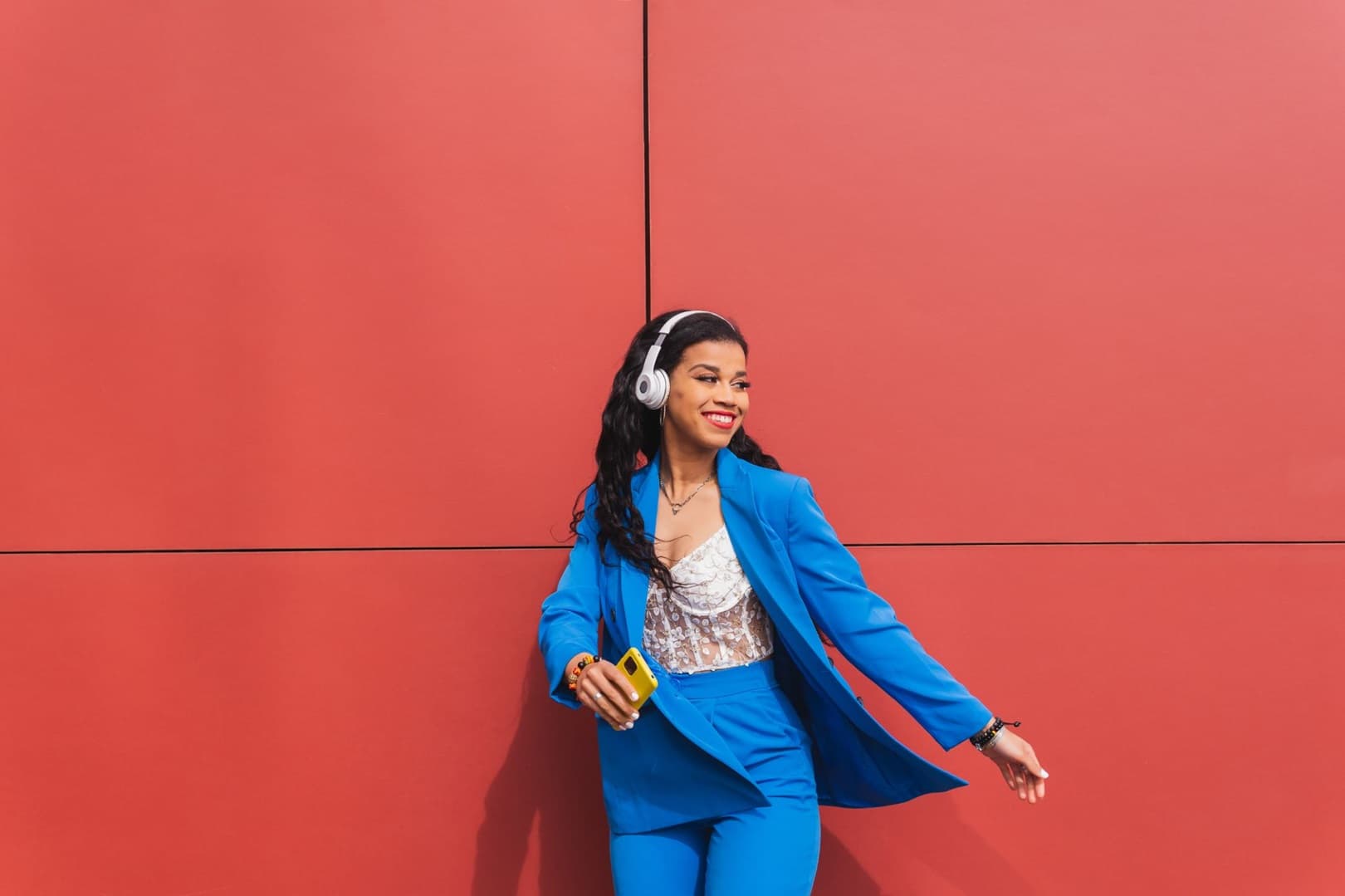 Music Meets Fashion Models in the Music Scene